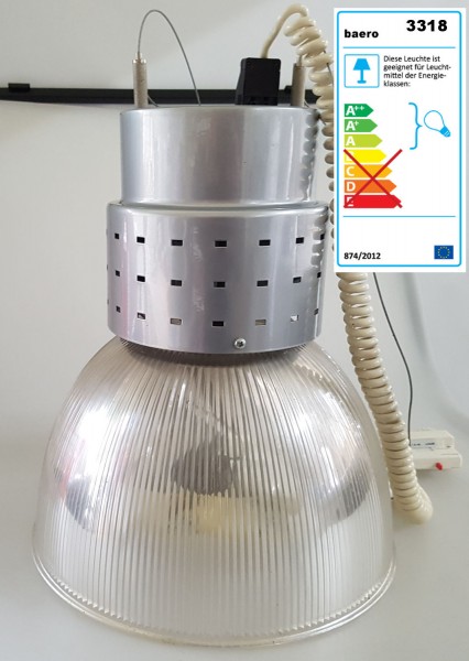 La lampada a sospensione Baero utilizzava 70 watt per immagazzinare 70 watt